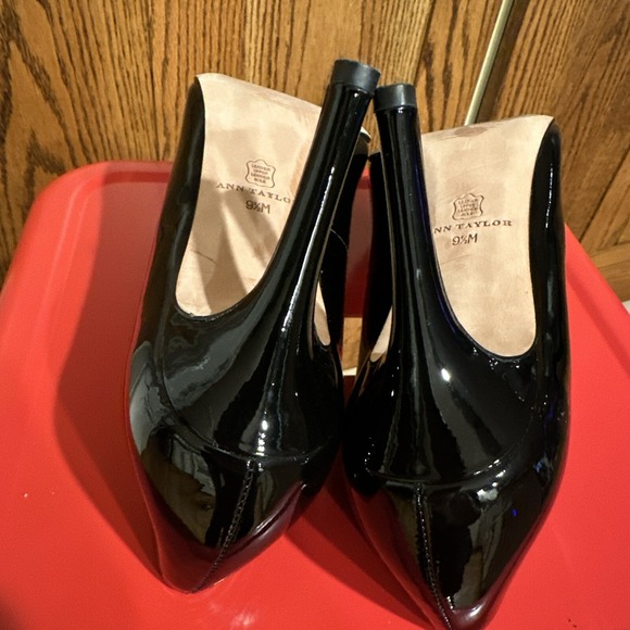 Ann Taylor Patent Leather Black High Heels Size 9 1/2 M Preowned Pumps Round Toe - Picture 11 of 14